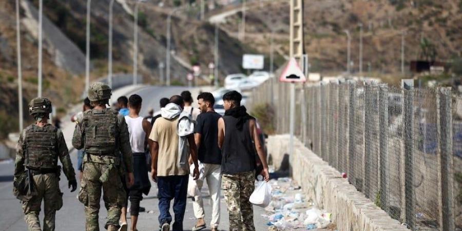 إسبانيا تتشدد في إجراءات الطرد .. وتستعد لفرز مقتحمي سبتة المحتلة - بوابة المدينة برس