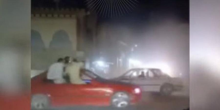بسبب استعراضات خطيرة وجلوس خارج النوافذ، ضبط قائدي سيارتين في حفل زفاف بالشرقية - المدينة برس