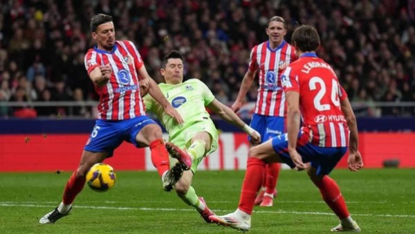 برشلونة في مأزق.. أتلتيكو يعيد كتابة التاريخ في كأس ملك إسبانيا