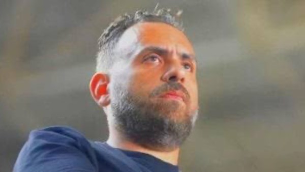 لاعب الزمالك السابق عن جون إدوارد: بيشتغل بس وفاهم وسادد ودانه