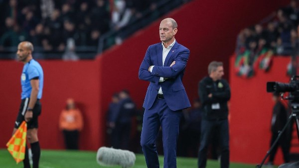 لو عايز تلحق الموسم هات البدري.. أمير هشام يهاجم مدرب الأهلي