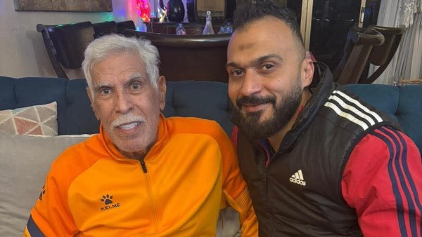 للاطمئنان على حالته الصحية.. إبرهيم سعيد يزور حسن شحاتة في منزله