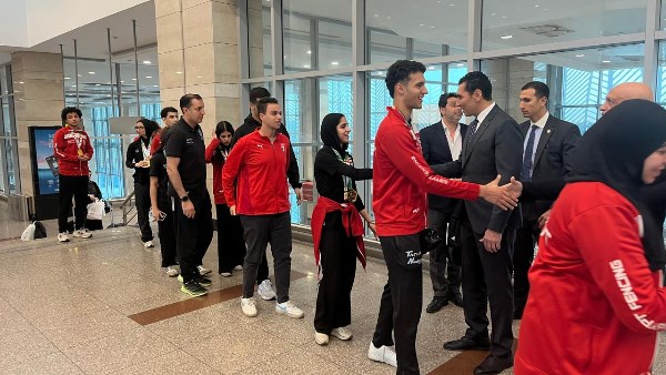 وزير الرياضة يستقبل منتخب مصر للسلاح بعد تصدره بطولة أفريقيا بـ42 ميدالية