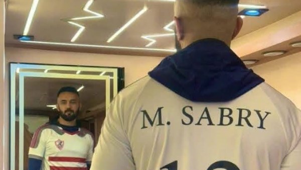 تيشيرت الراحل محمد صبري يظهر في مسلسل «سوا سوا» .. شاهد