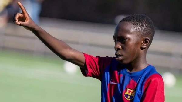 من هو فودي ديالو؟ قصة نجم برشلونة القادم