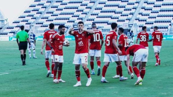 ناقد رياضي ينتقد أداء الأهلي أمام سموحة : لا شكل ولا لون ولا طعم لا فكر