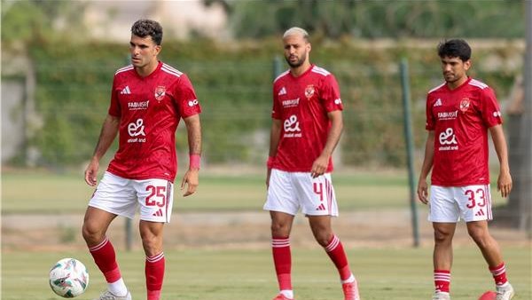 نجم سوبر يواجه شبح الرحيل عن الأهلي| تفاصيل