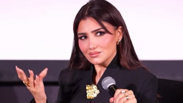 مي عمر تكشف عن حقيقة الاستعانة بلجان إلكترونية لدعمها على السوشيال ميديا.. تفاصيل