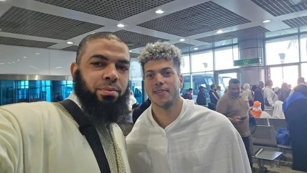 شاهد.. أول صورة لـ إمام عاشور لحظة وصوله إلى السعودية لأداء العُمرة