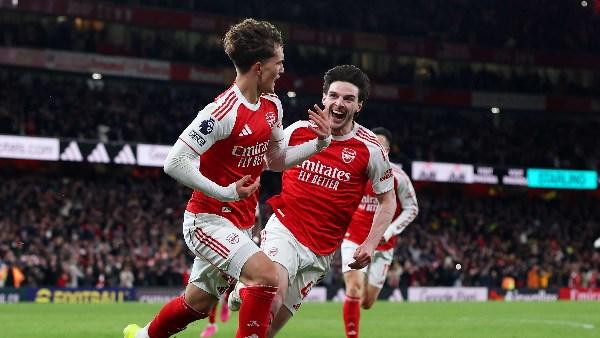 أرسنال يقترب من لقب الدوري الإنجليزي بعد 22 عامًا من الغياب.. ناقد رياضي يوضح