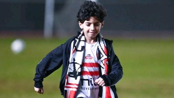 لقطات من حضور الطفل بطل مسلسل أصحاب الأرض مران الزمالك.. صور