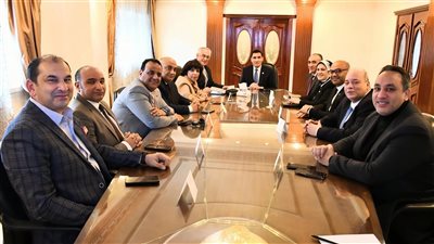 وزير الشباب والرياضة يبحث دعم اللجنة البارالمبية المصرية