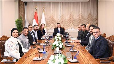 وزير الرياضة يدعم استضافة بطولة العالم للريشة الطائرة 2026