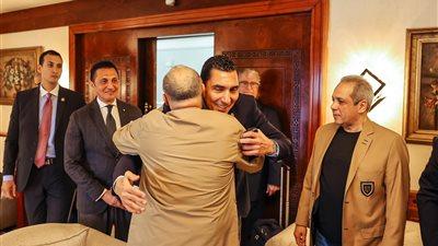 جوهر نبيل وزير الشباب والرياضة يغادر مع منتخب مصر إلي جدة لمواجهة السعودية وديًا