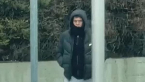 لقطات من وصول حمزة عبد الكريم لاعب الأهلي إلى برشلونة.. شاهد