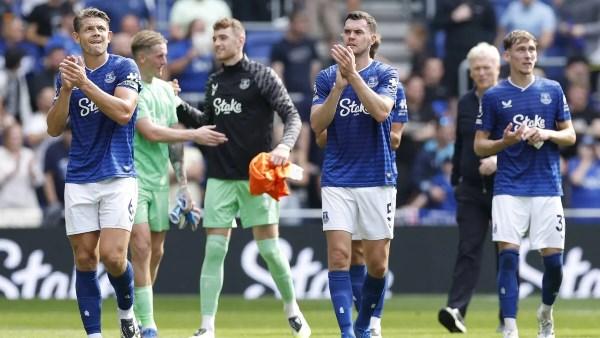 تشيلسي يخسر بثلاثية من إيفرتون في الدوري الإنجليزي