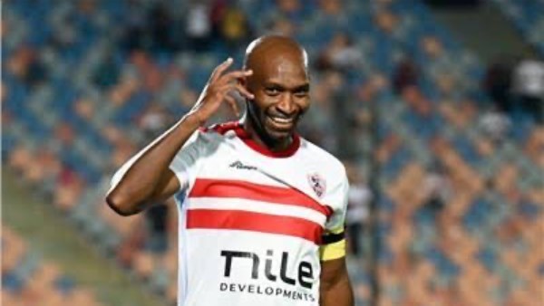 شيكابالا يلتقي بطفل صحاب الأرض و يهديه قميص الزمالك