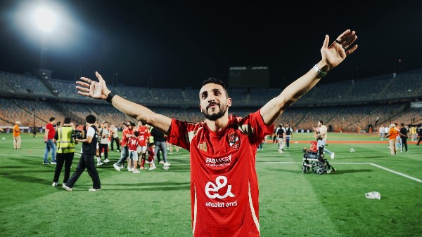 الأهلي يفحص ركبة كريم فؤاد لتحديد مدة غيابه