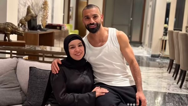 رباب لـ شقيقها محمد صلاح.. "رمضان ناقصه الحبايب"