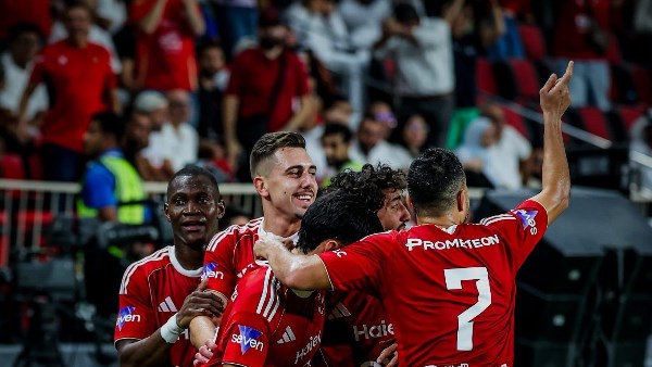 نجم الأهلي السابق : الأحمر يستطيع اقتناص لقب الدوري.. والعبرة بالنهاية