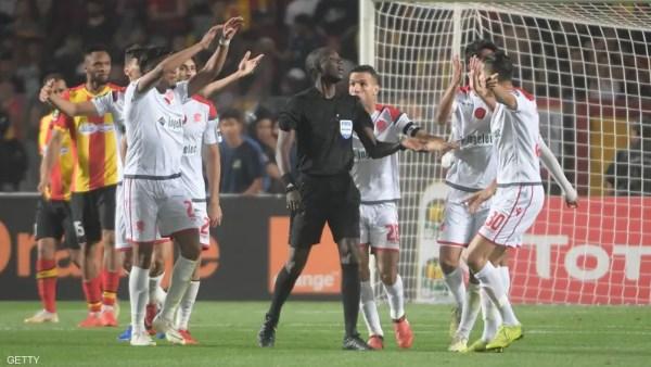 قبل سحب لقب السنغال.. الكاف حكم بإعادة نهائي الأبطال بعد انسحاب الوداد