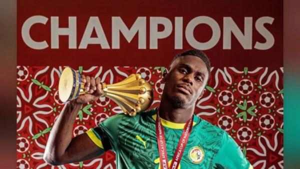 تعليق ساخر لـ موسى نياكاتي لاعب السنغال بعد قرار سحب كأس الأمم الأفريقية