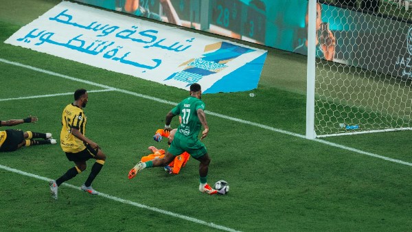 العميد يواصل السقوط أمام الكبار .. ماذا قدم اتحاد جدة أمام أندية القمة فى دوري روشن ؟