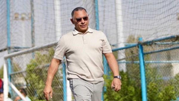 قبل مواجهة الزمالك بساعات.. تفاصيل أزمة رحيل مدير الكرة والجهاز الإداري في انبي