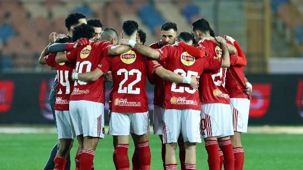 بلا خبرات أوروبية.. ناقد رياضي يكشف مفاجأة عن حكم مباراة الأهلي وبيراميدز