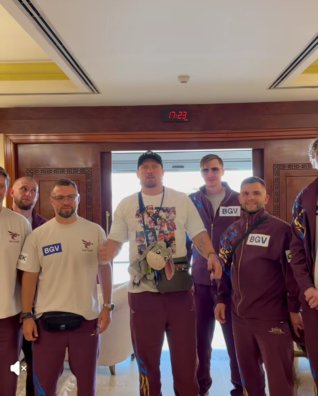 بطل العالم Oleksandr Usyk يصل القاهرة (2)