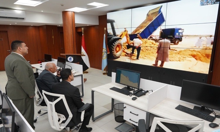 تحرك عاجل من محافظ مطروح لاحتواء انهيار جسر بحيرة دهيبة بسيوة
