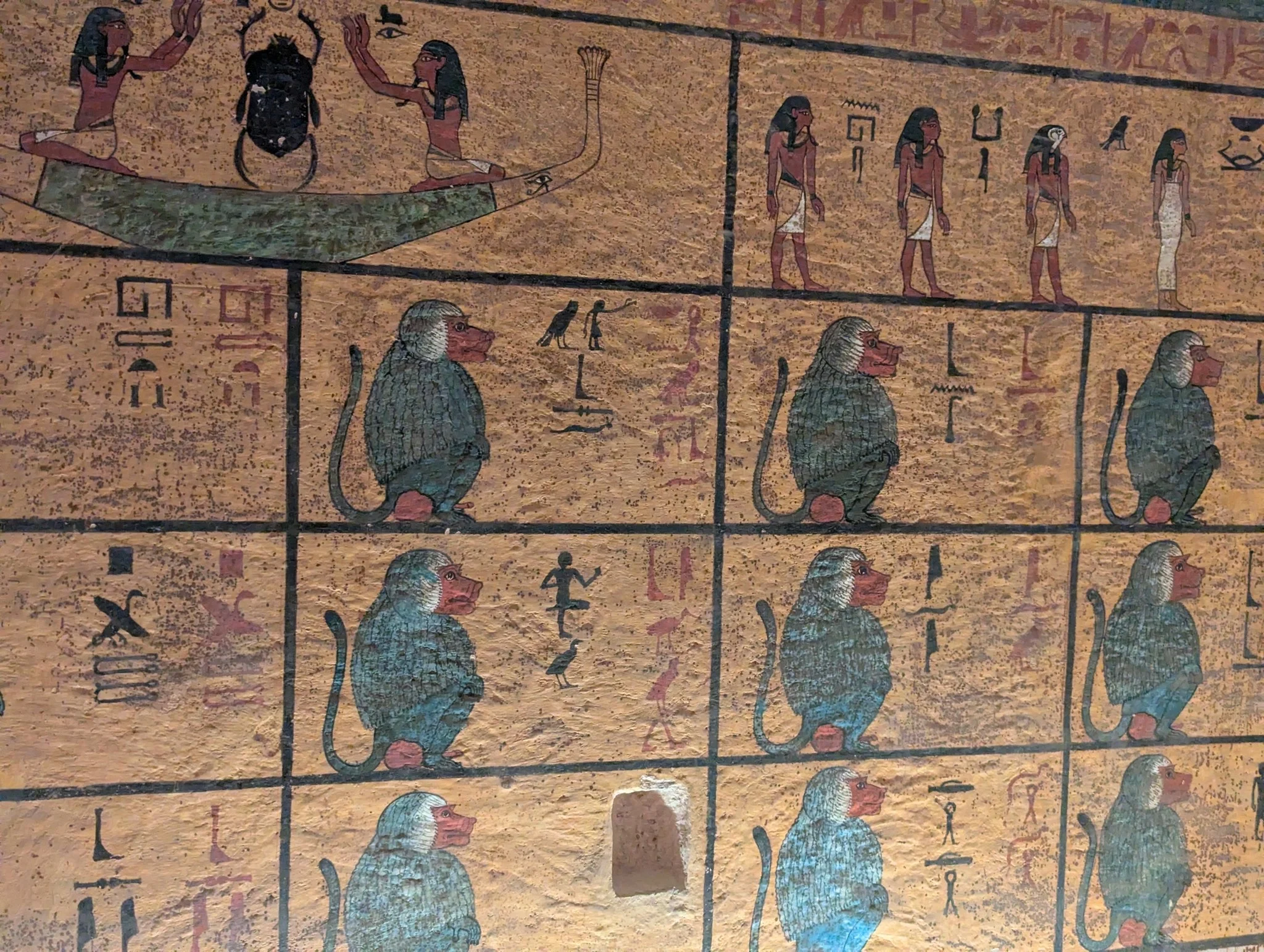 النقوش المميزة فى مقبرة الملك الصغير توت عنخ آمون