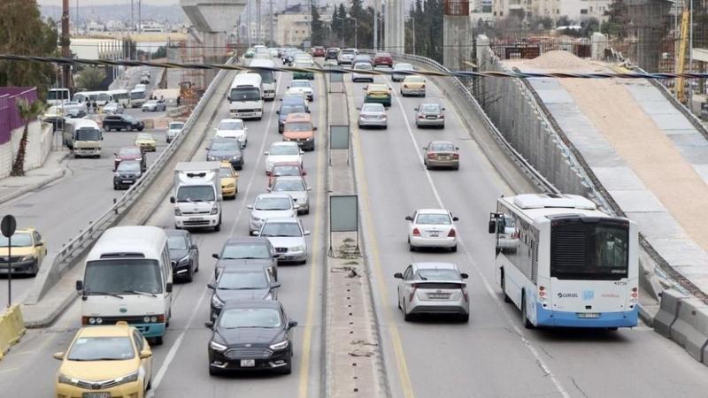 بحث تسهيل النقل إلى المدن الصناعية والمناطق التنموية لتعزيز تشغيل الأردنيين وتنمية الأسواق
