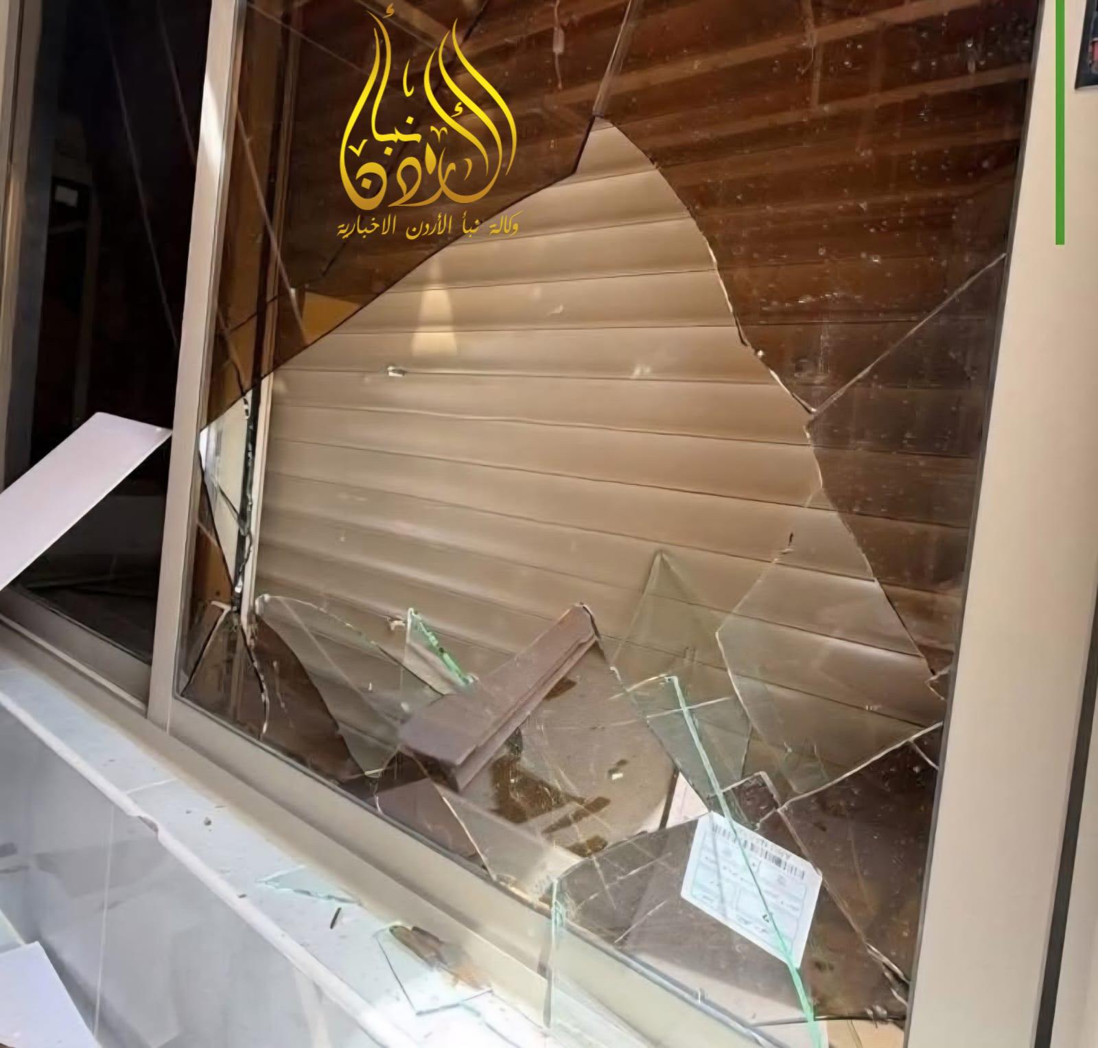 عاجلالقوات المسلحة الأردنية: إسقاط طائرة مسيرة دخلت الأجواء الأردنية (صور وفيديو)