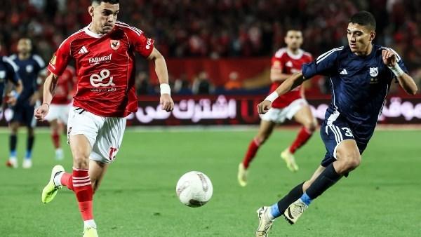 الـ var  سيد الموقف.. 10 مشاهد مثيرة بلقاء الأهلي وانبي| صور