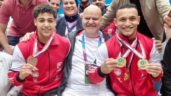 احتفالات في البعثة المصرية لرفع الأثقال بـ ذهبيات عبدالرحمن وأرقام عبدالراضي ببطولة العالم