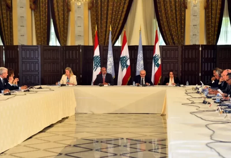 رئيس الحكومة نواف سلام في السرايا الحكومية، بحضور سفراء الدول المانحة وممثلي المنظمات الدولية ووكالات الأمم المتحدة