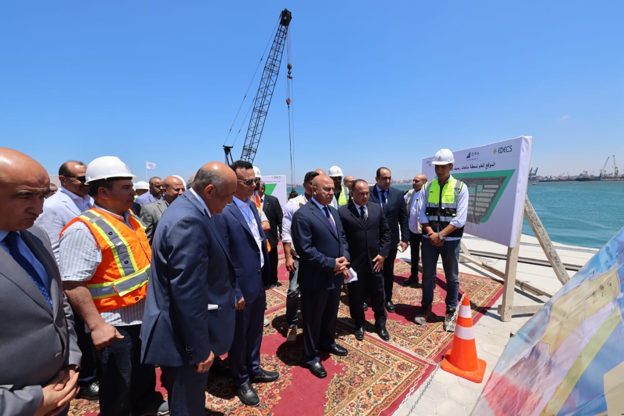 وزير النقل يتفقد مشروعات ميناءي الإسكندرية والدخيلة  (3)