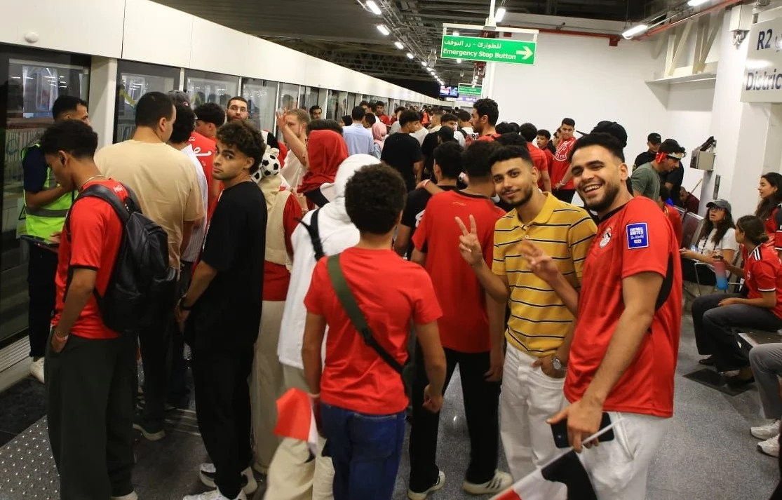 مونوريل شرق النيل وسيلة الجماهير لتشجيع مصر في العاصمة الجديدة (8)