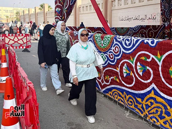 وصول الطالبات لمدرسة الشيخ زايد