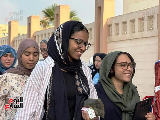 وصول الطالبات للجان الثانوية العامة