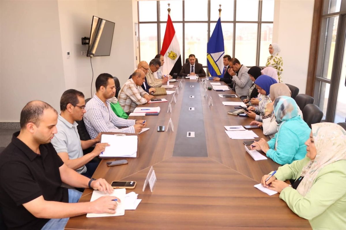محافظ دمياط يتابع الموقف التنفيذي لطلبات التقنين التابعة لولاية الاصلاح الزراعي