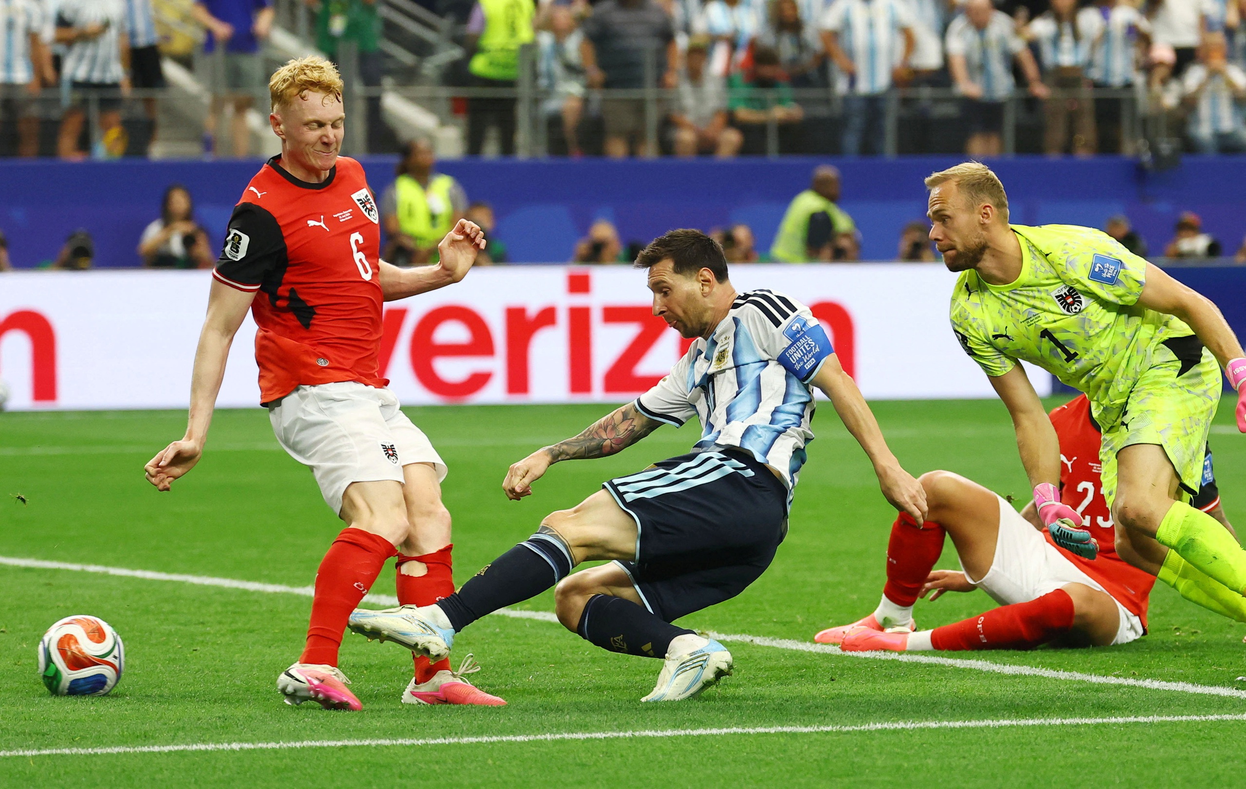 أدلى تلميذ ميسي بتصريح صادم، وأصدر أتلتيكو مدريد بياناً عاجلاً على الفور - الصورة 2. Đàn em Messi tuyên bố gây sốc, Atletico Madrid lập tức phải ra thông báo khẩn- Ảnh 2.